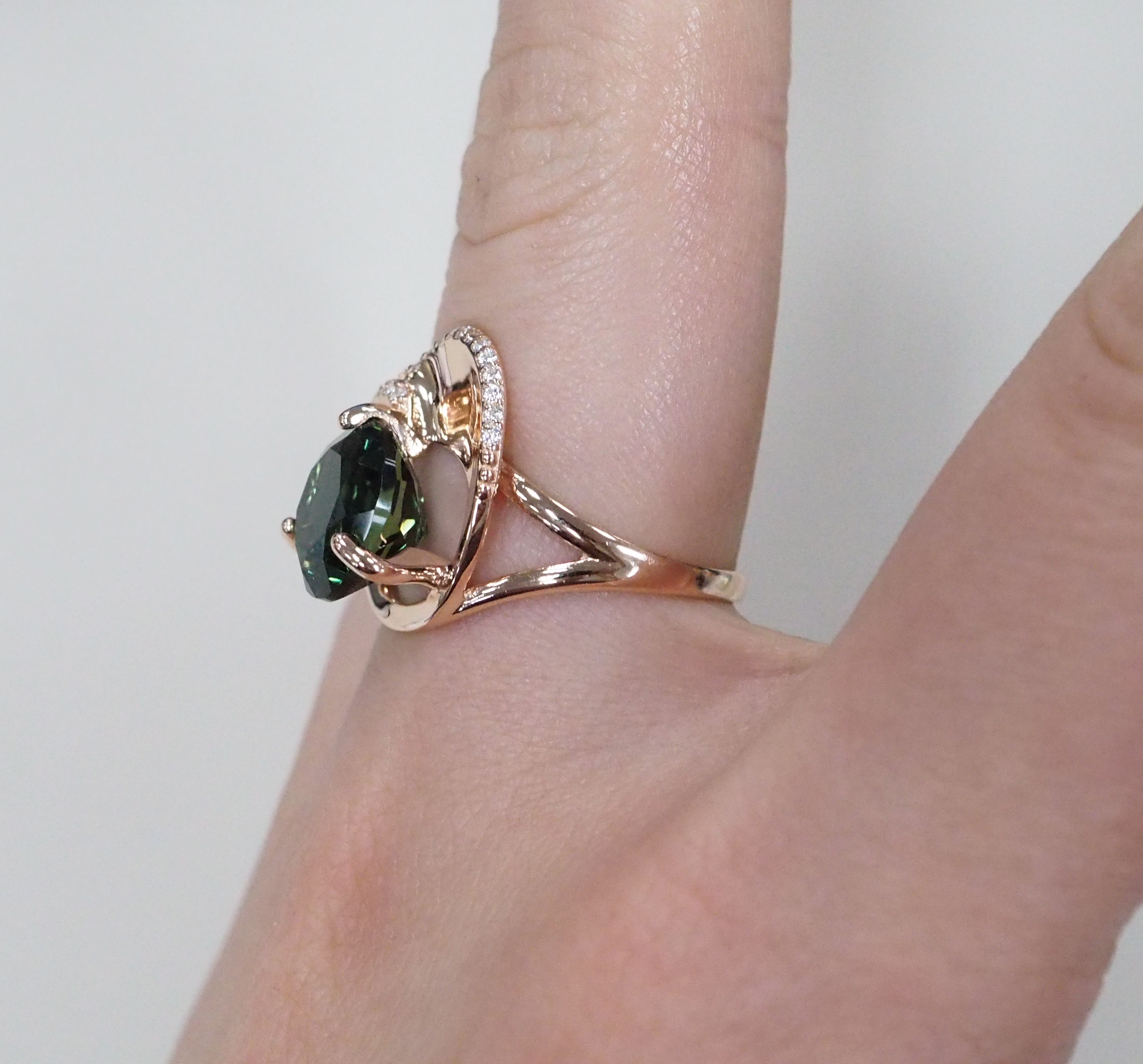 Серебряное кольцо с празиолитом